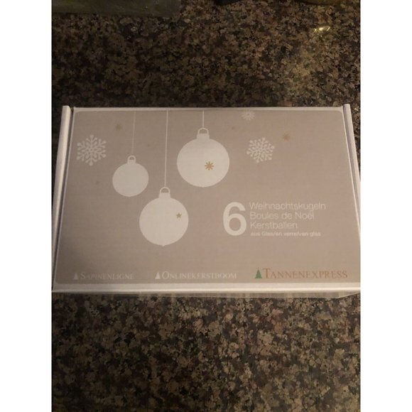 6 Christmas Ornaments - Picture 5 of 8